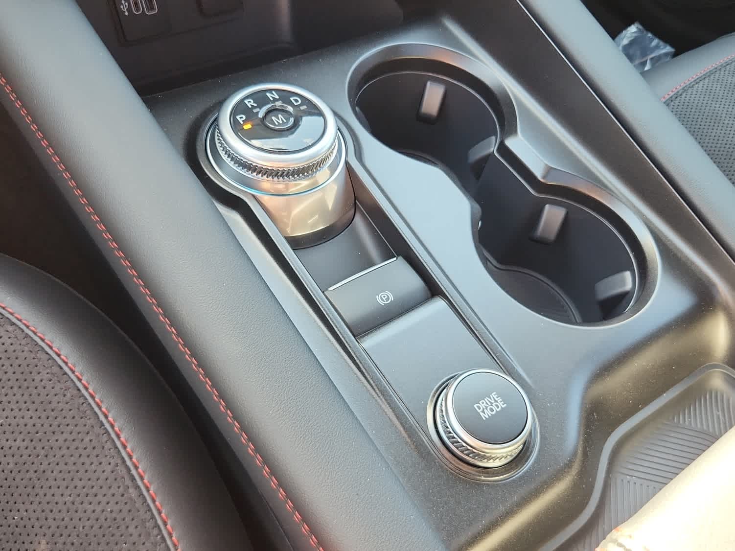 2026 Ford Explorer ST - Photo 15