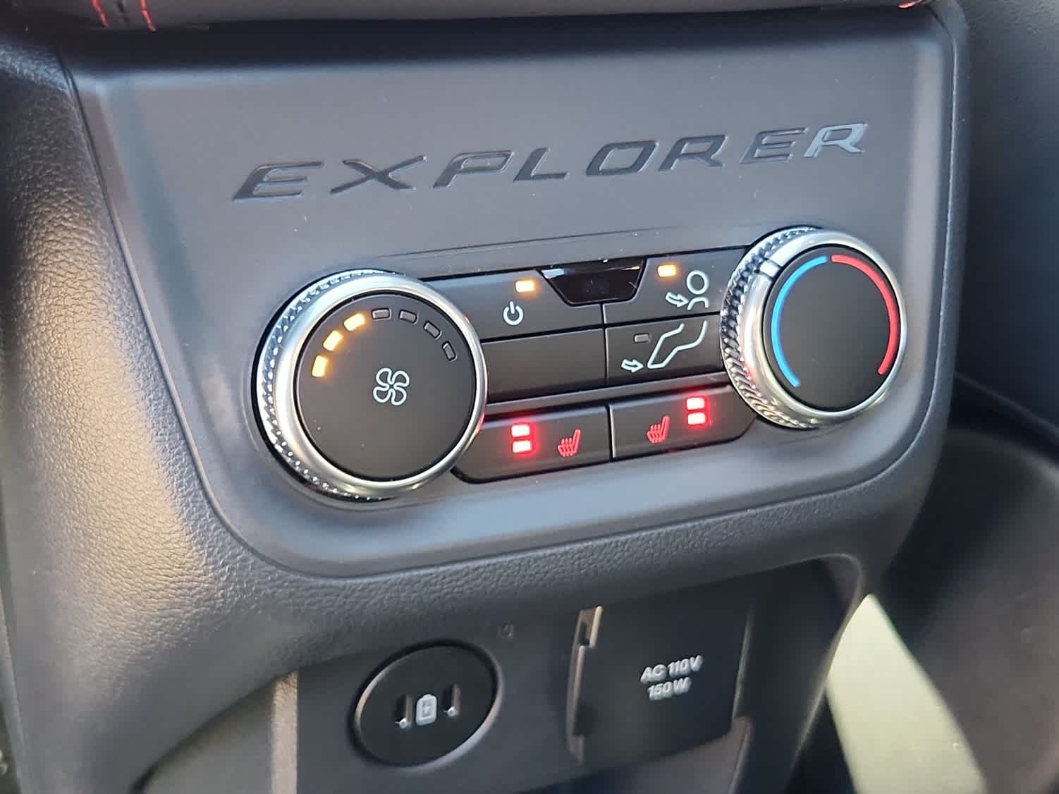 2026 Ford Explorer ST - Photo 9