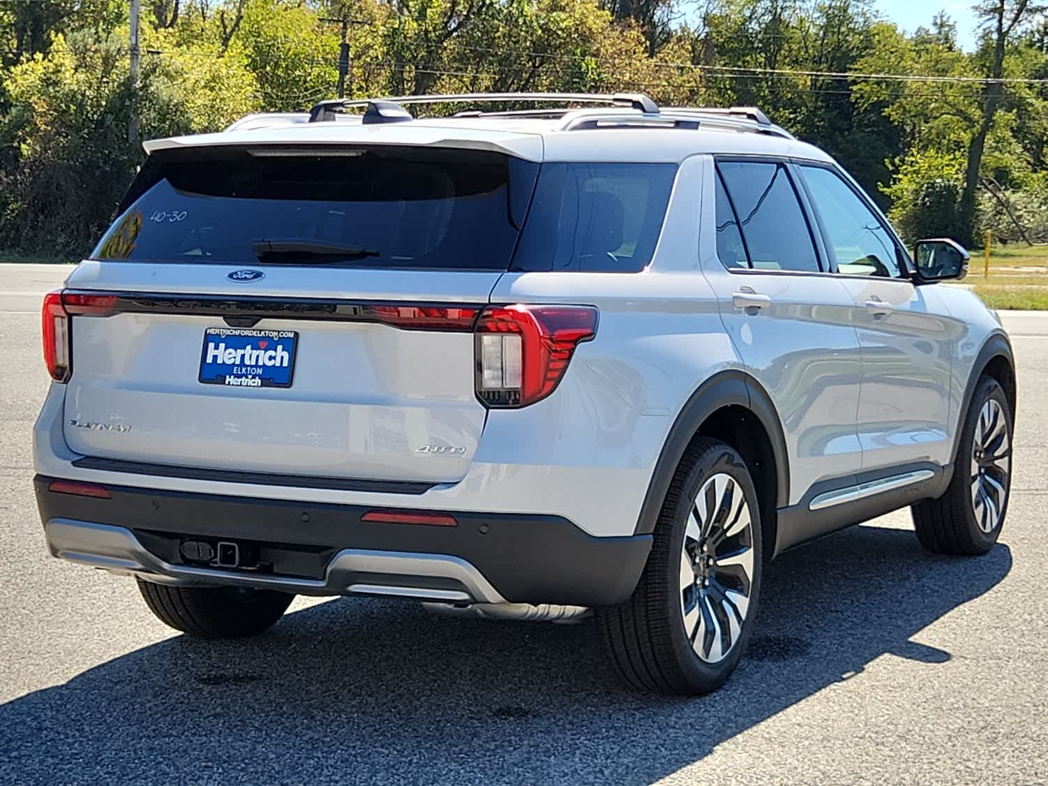 2025 Ford Explorer Platinum photo 3