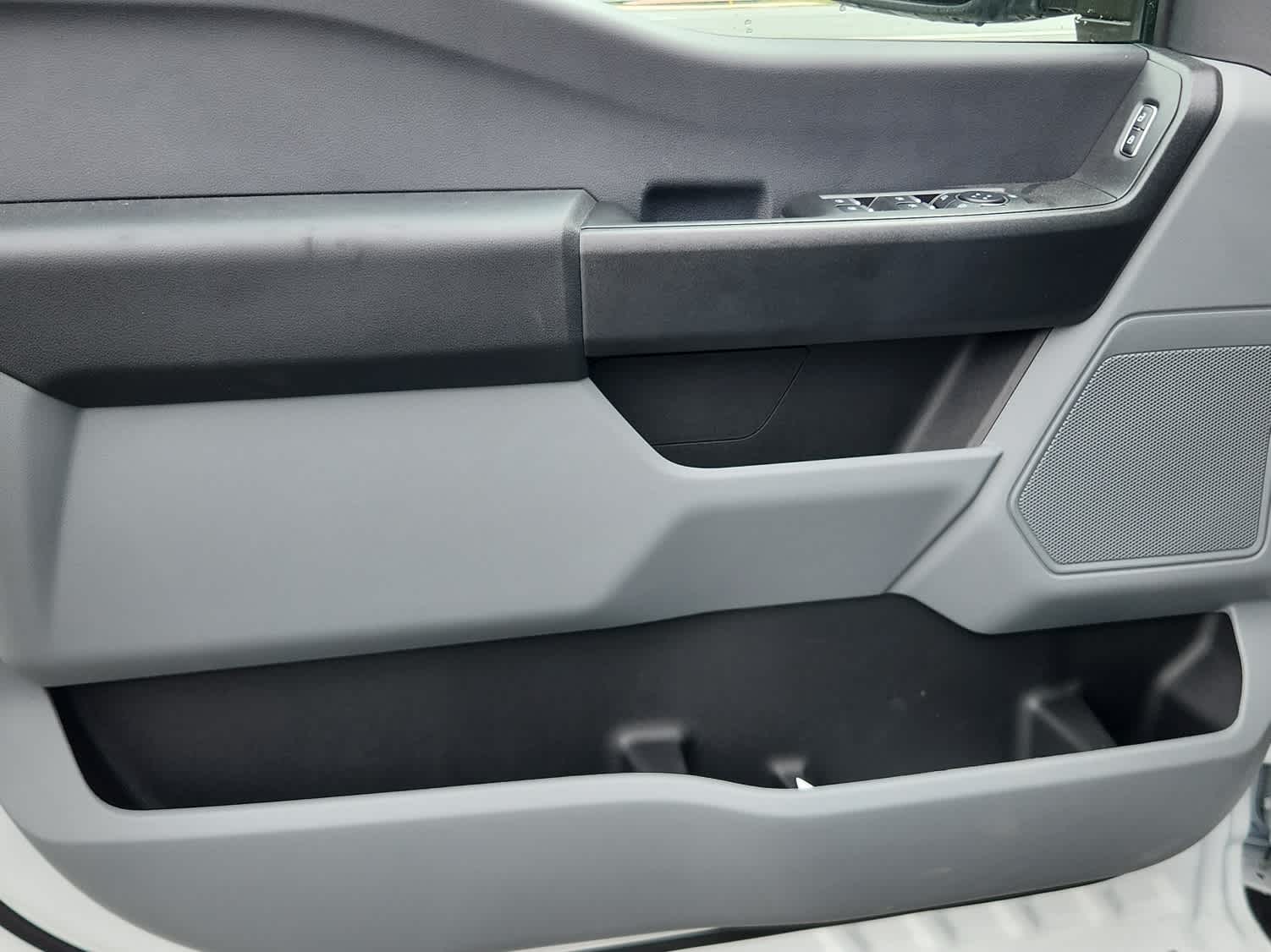 2025 Ford F-550 Super Duty Chassis Cab XL - Photo 9