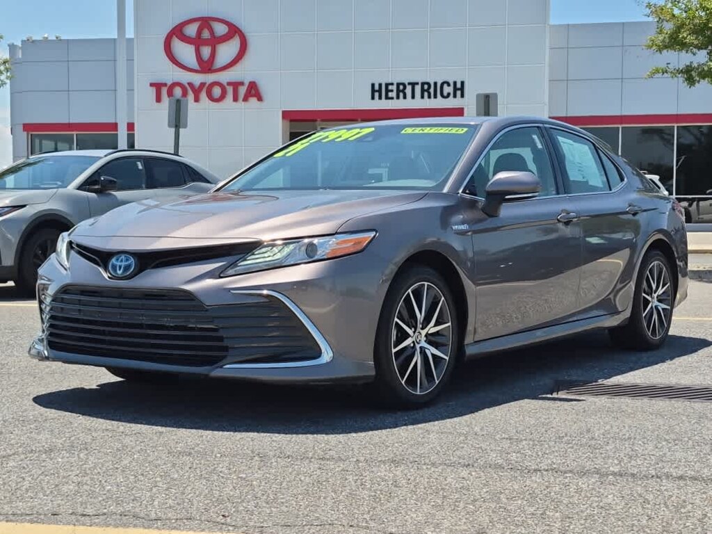 Used 2021 Toyota Camry Hybrid XLE Sedan