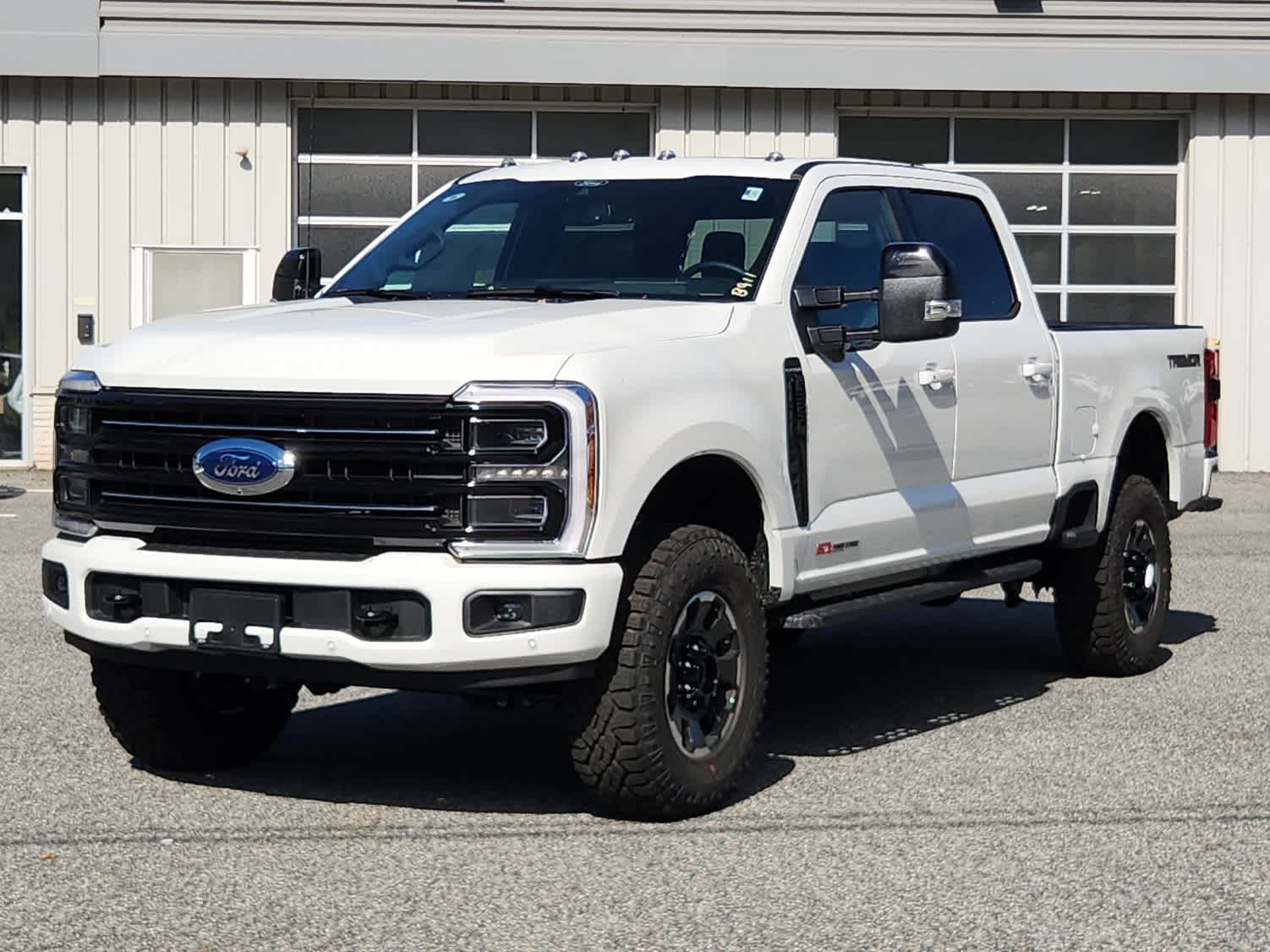 2026 Ford F-350 Super Duty Platinum's photo