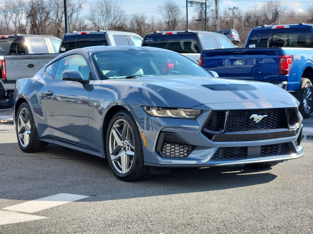 2025 Ford Mustang GT Premium photo 2