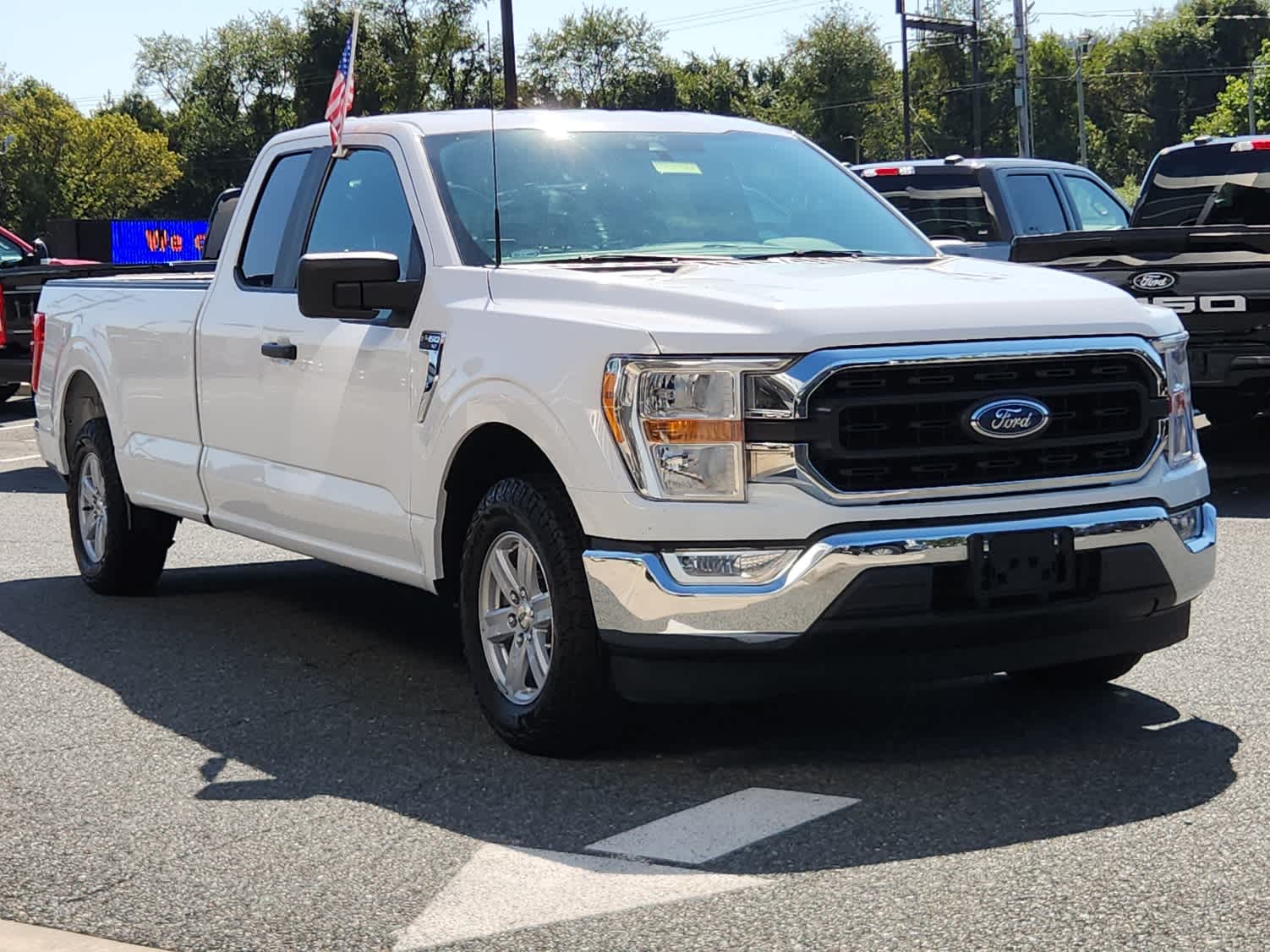 2021 Ford F-150 XLT photo 2