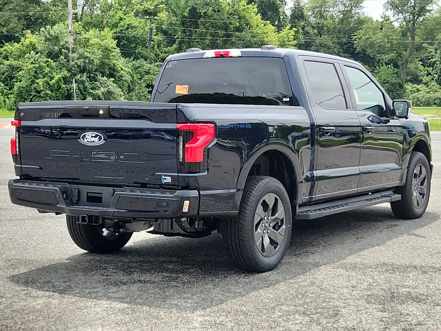 2025 Ford F-150 Lightning photo 3