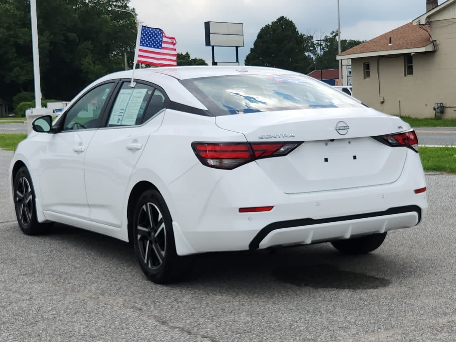 2024 Nissan Sentra SV photo 4