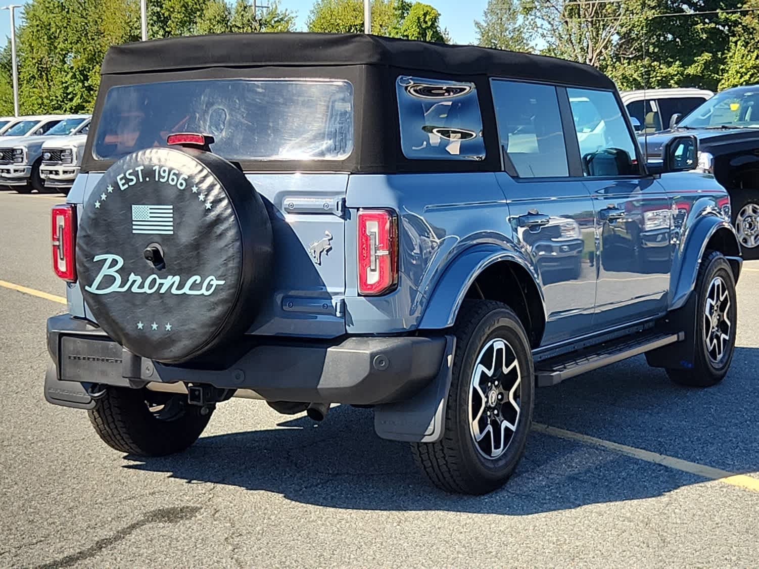 2023 Ford Bronco Outer Banks photo 3