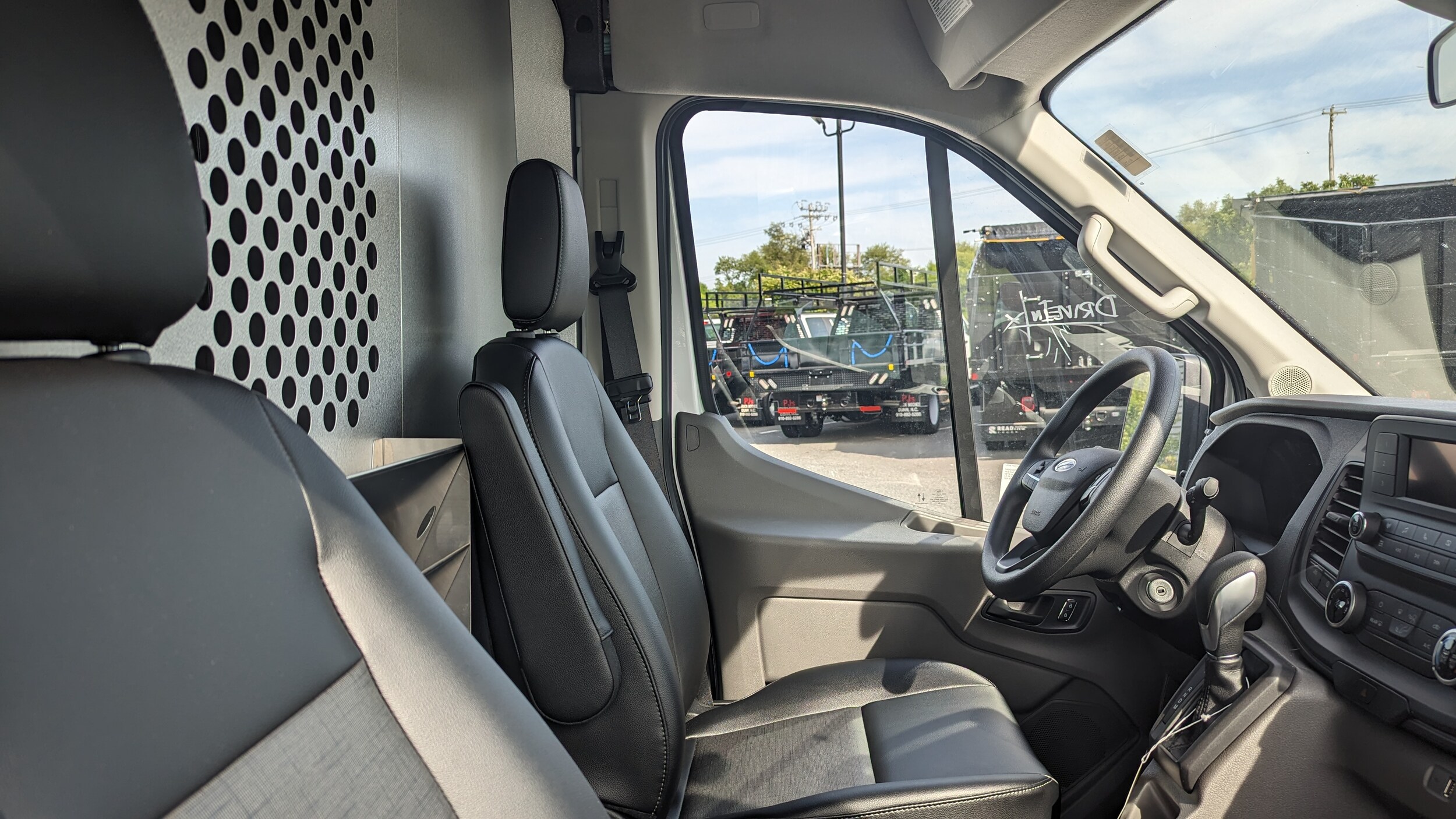 2024 Ford Transit Cargo Van photo 3