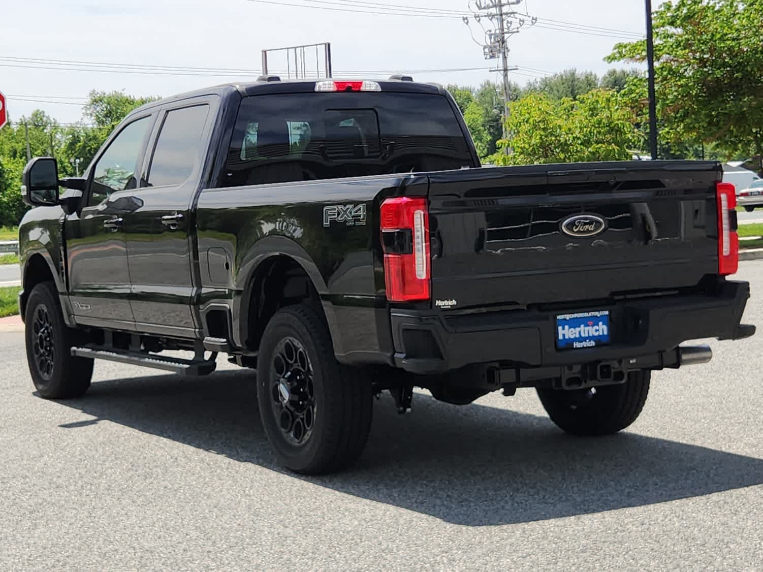 2025 Ford F-250 Lariat photo 4