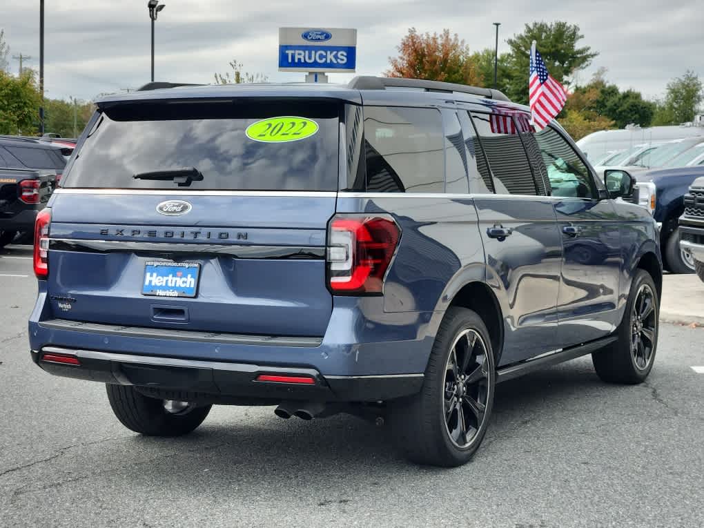 2022 Ford Expedition Limited photo 2