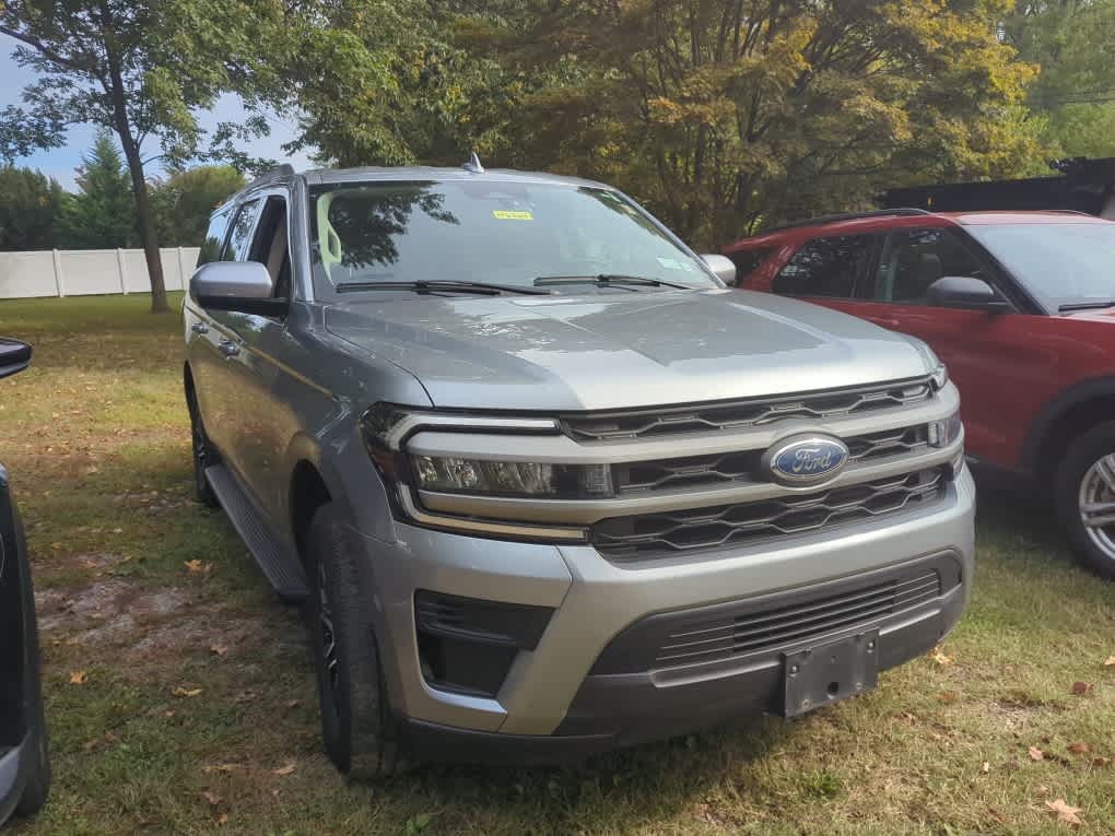 2024 Ford Expedition MAX XLT photo 2