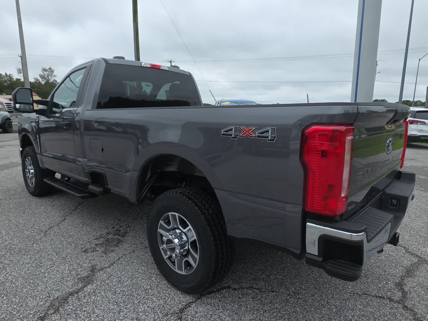 2025 Ford F-350 XLT photo 3