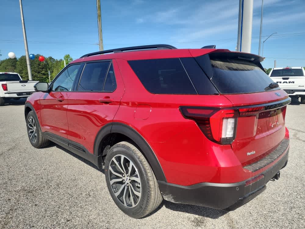 2025 Ford Explorer ST-Line photo 3