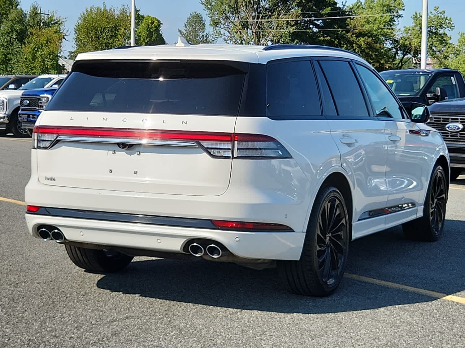 2022 Lincoln Aviator Reserve photo 3
