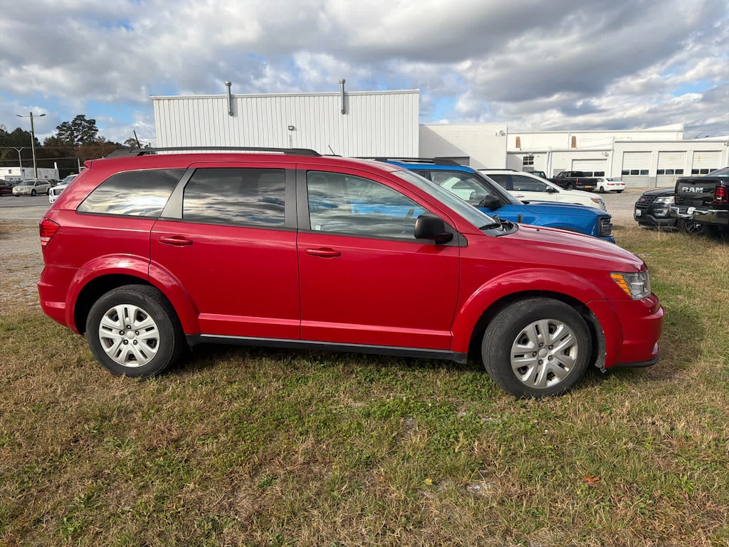 Used 2018 Dodge Journey SE SUV