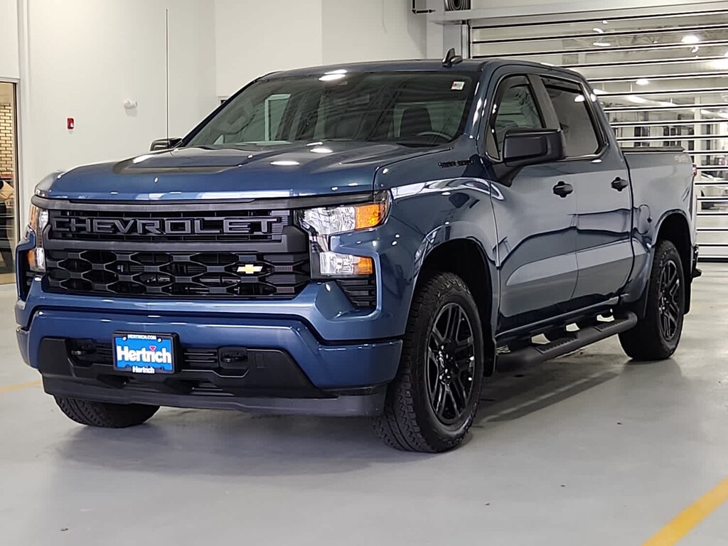 Used 2024 Chevrolet Silverado 1500 Custom 4WD Crew Cab 147 Truck Crew Cab