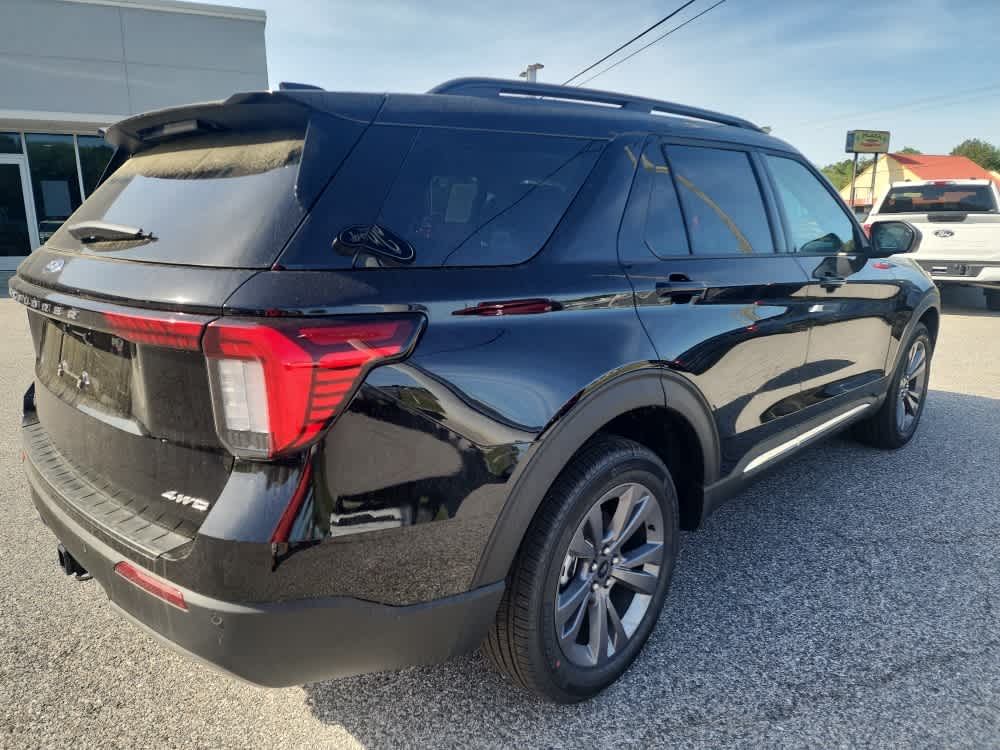 2025 Ford Explorer photo 4