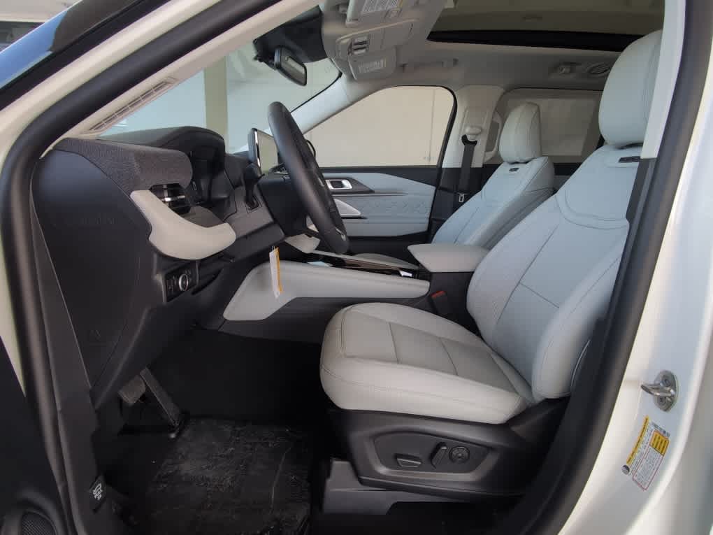 2026 Ford Explorer Platinum - Photo 14