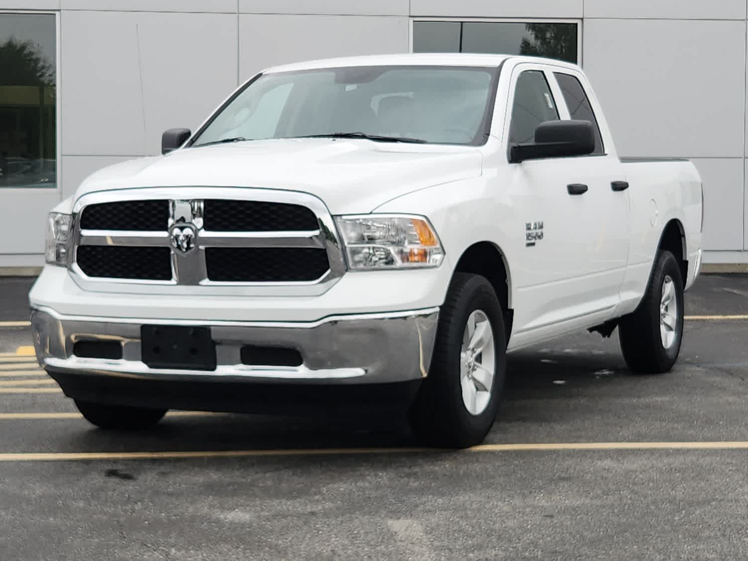 2024 Ram 1500 Classic SLT 4x4 Quad Cab 64 Box