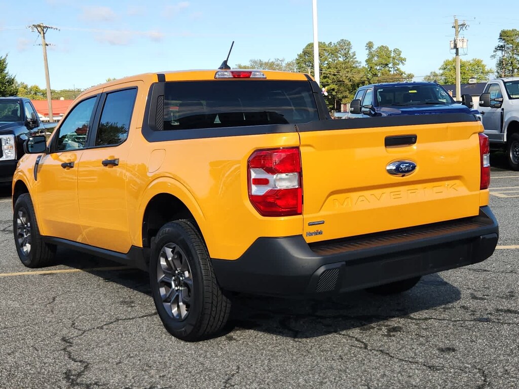 Used 2023 Ford Maverick XLT FWD Supercrew Truck SuperCrew