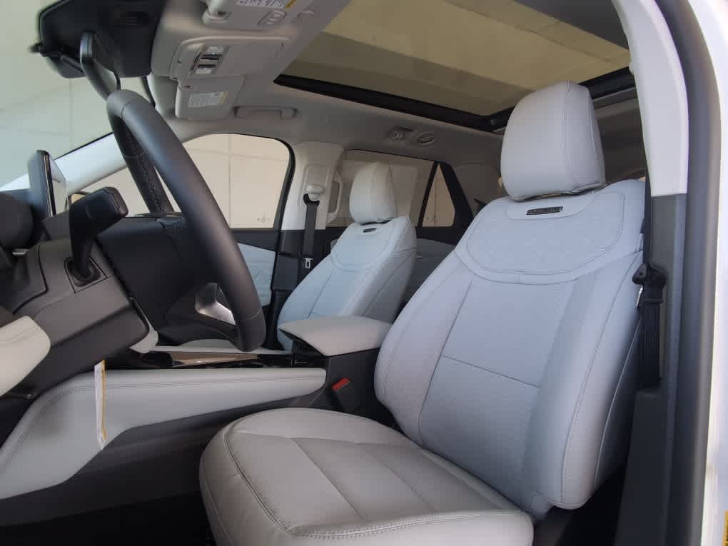 2026 Ford Explorer Platinum - Photo 16
