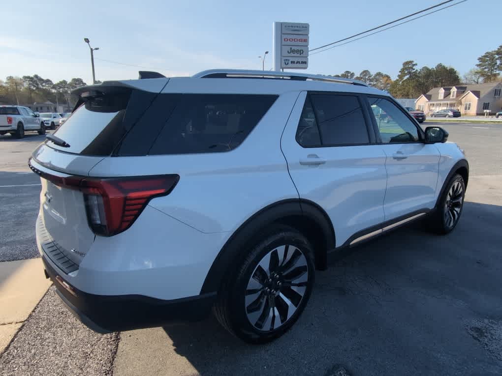 2026 Ford Explorer Platinum - Photo 10