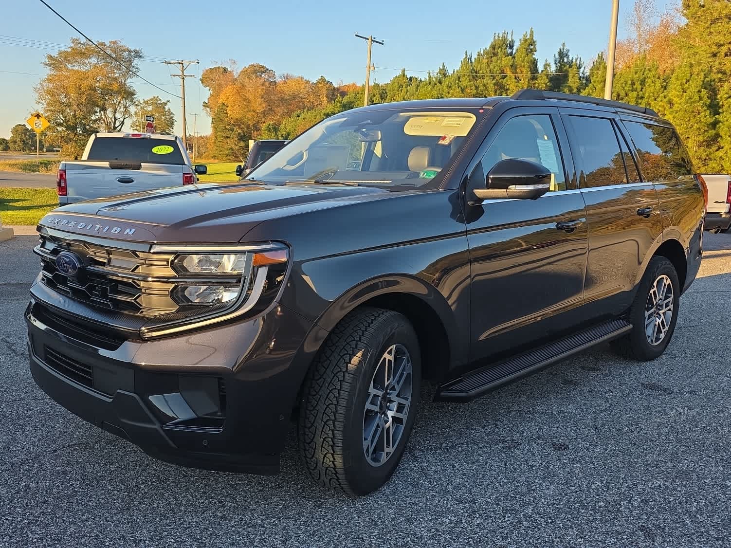 2025 Ford Expedition photo 2