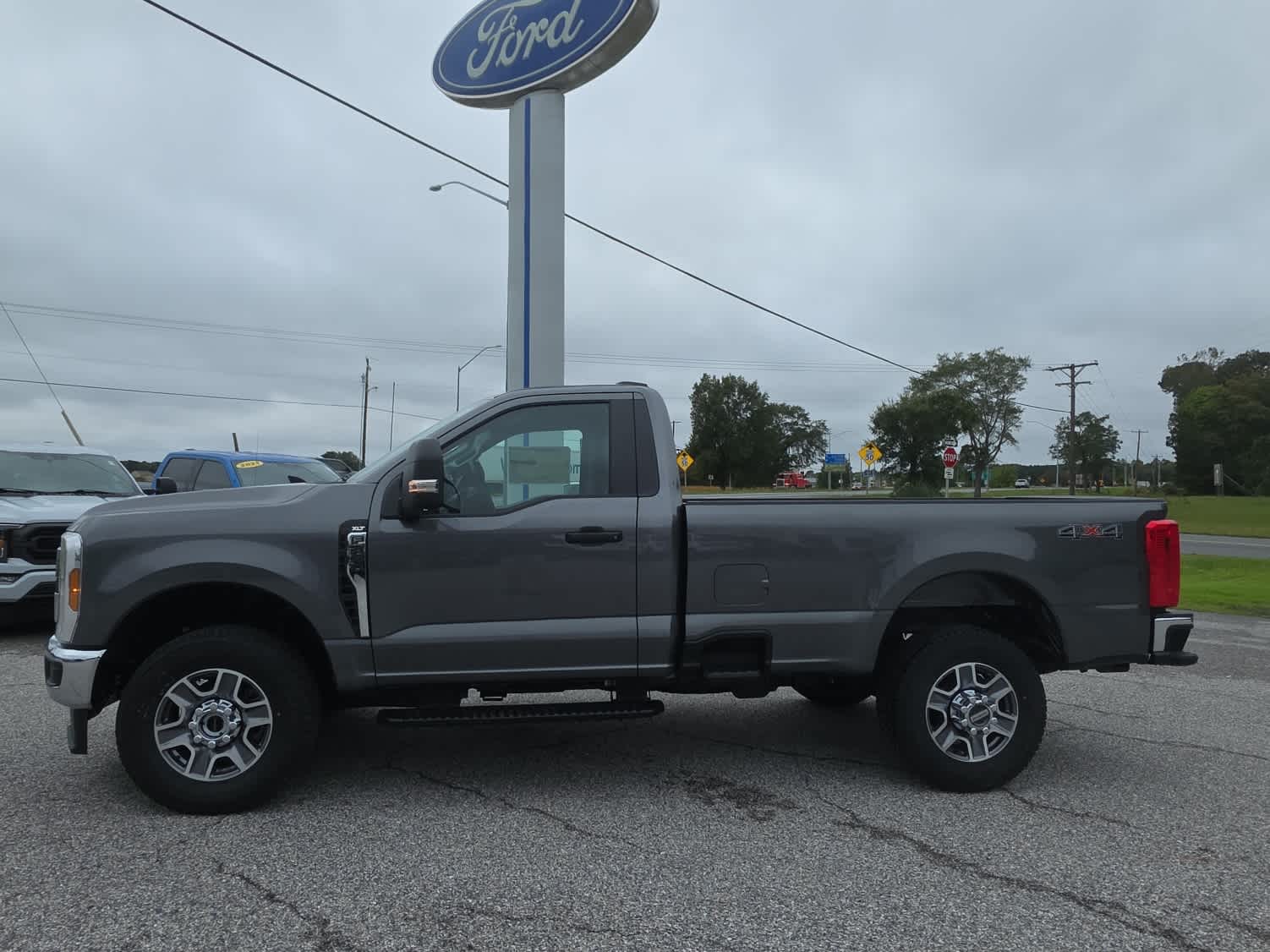 2025 Ford F-350 Super Duty XLT's photo