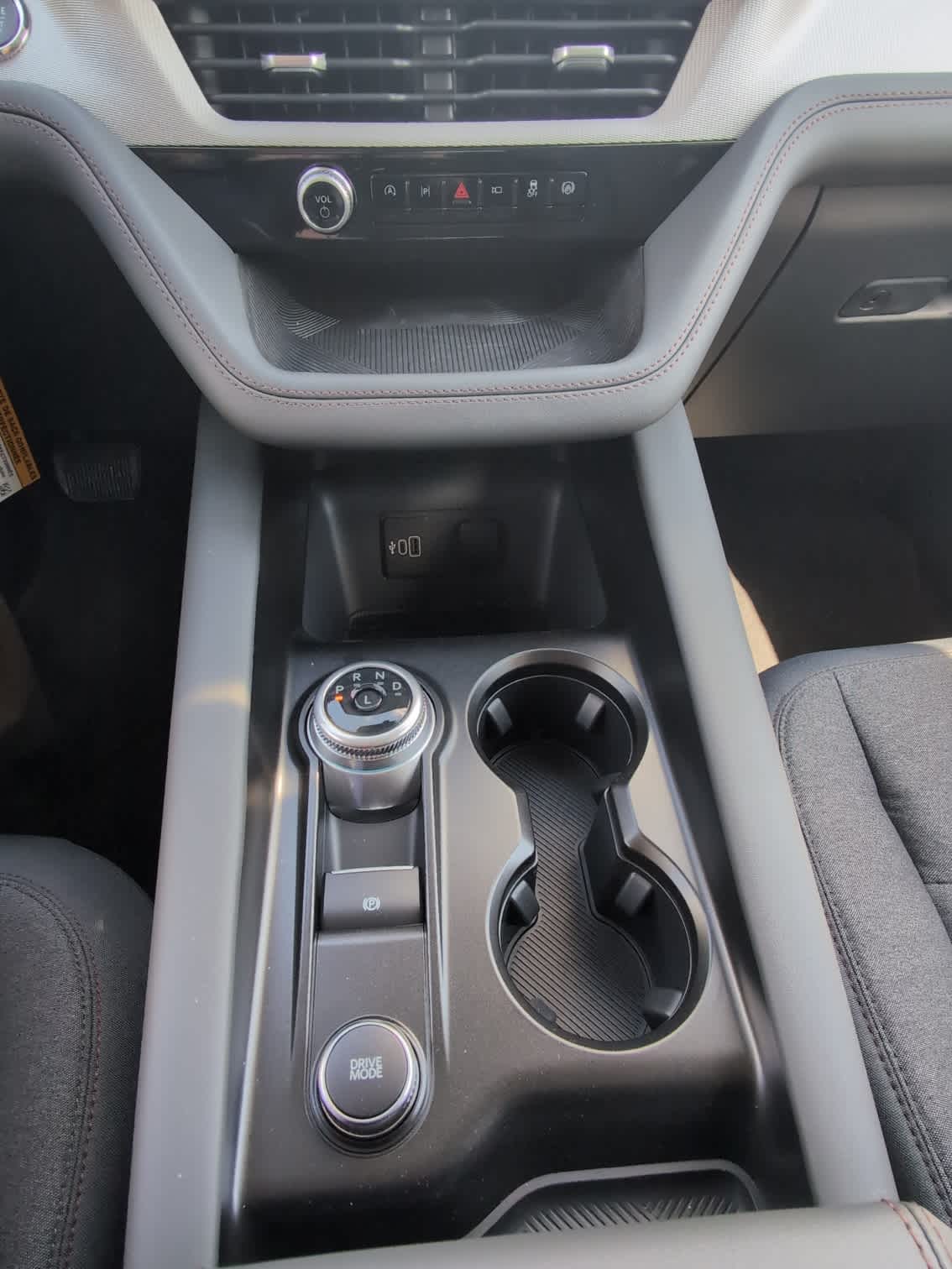 2026 Ford Explorer Active - Photo 25