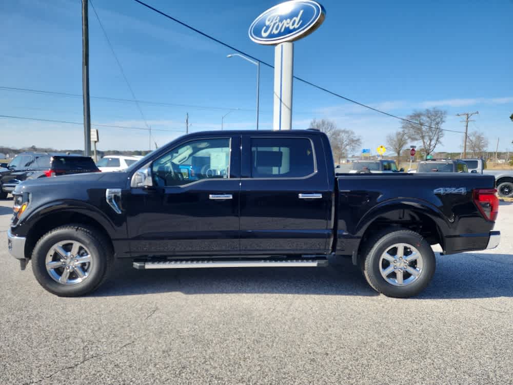 2025 Ford F-150 XLT photo 2