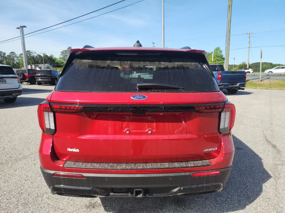 2025 Ford Explorer ST-Line photo 4