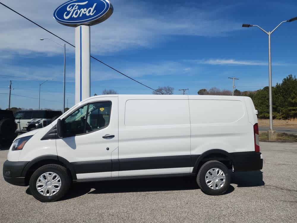 2024 Ford Transit Cargo photo 2