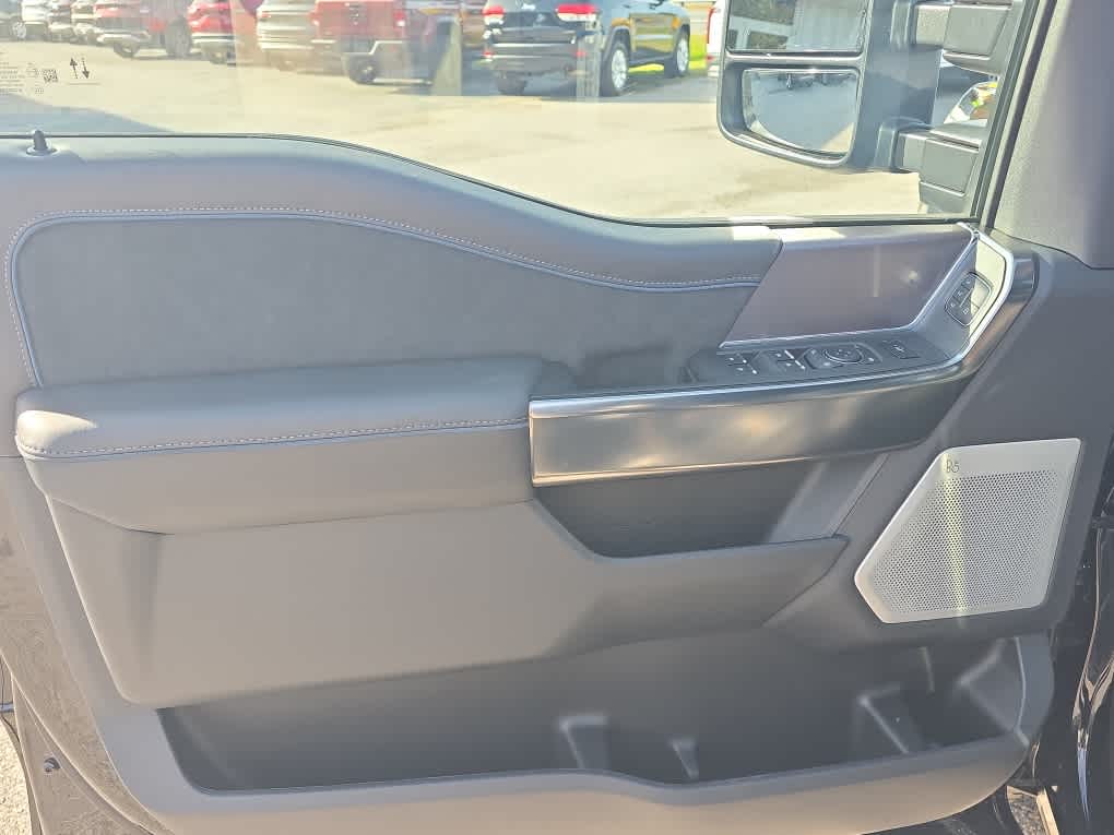 2026 Ford F-250 Super Duty Platinum - Photo 17