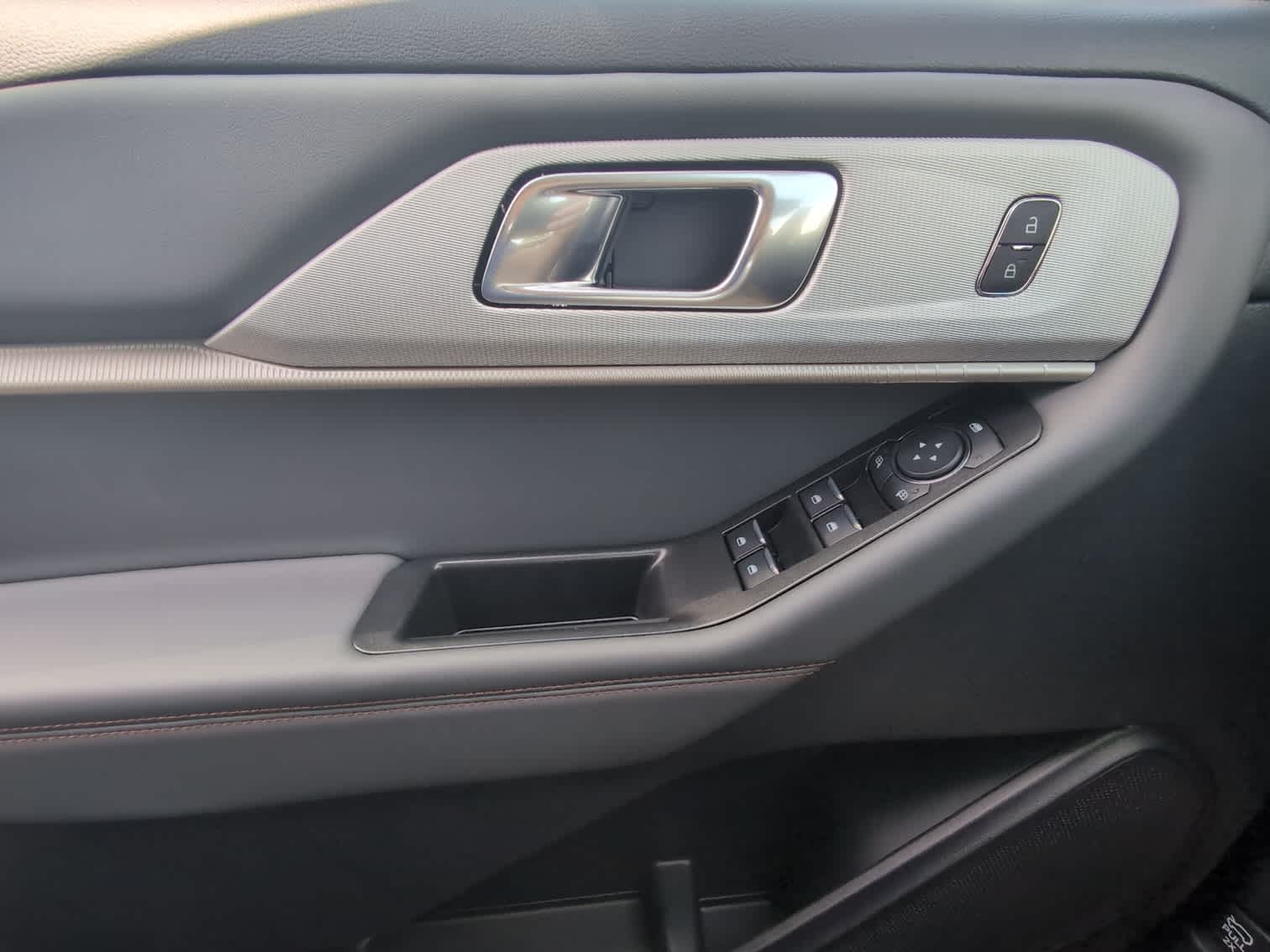 2026 Ford Explorer Active - Photo 24