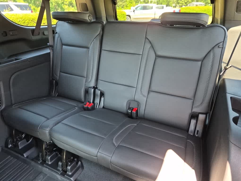 2026 GMC Yukon XL Denali - Photo 7
