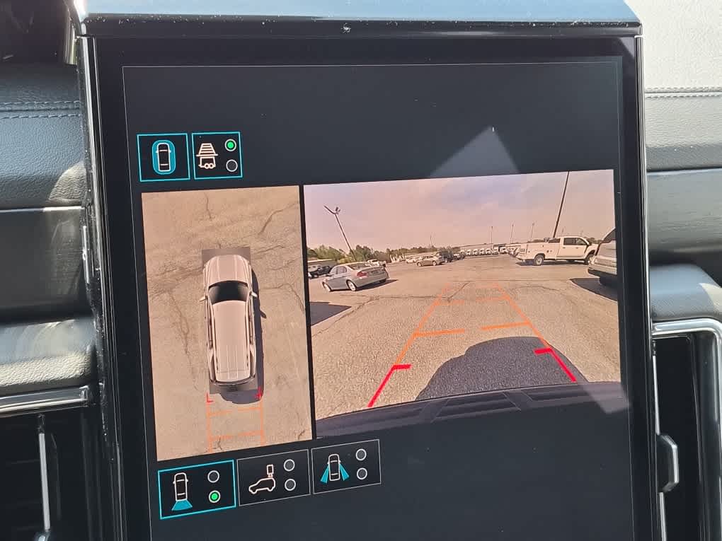 2026 GMC Yukon Denali - Photo 17