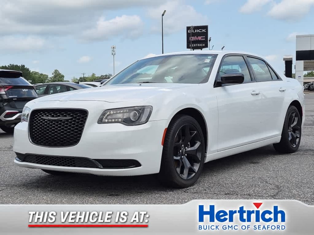 Used 2023 Chrysler 300 Touring