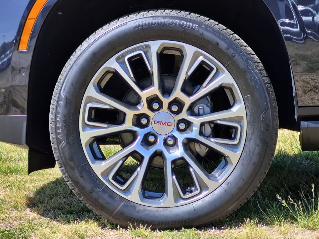 2026 GMC Yukon XL Denali - Photo 6