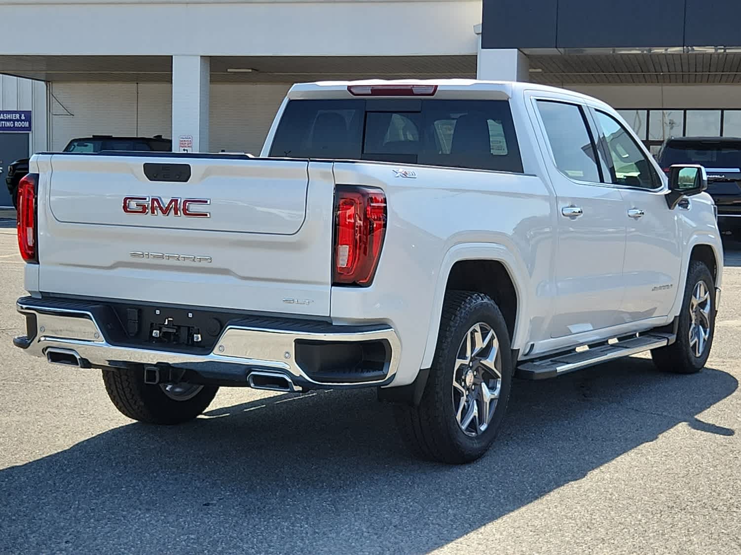 2025 Gmc Sierra 1500 SLT photo 3