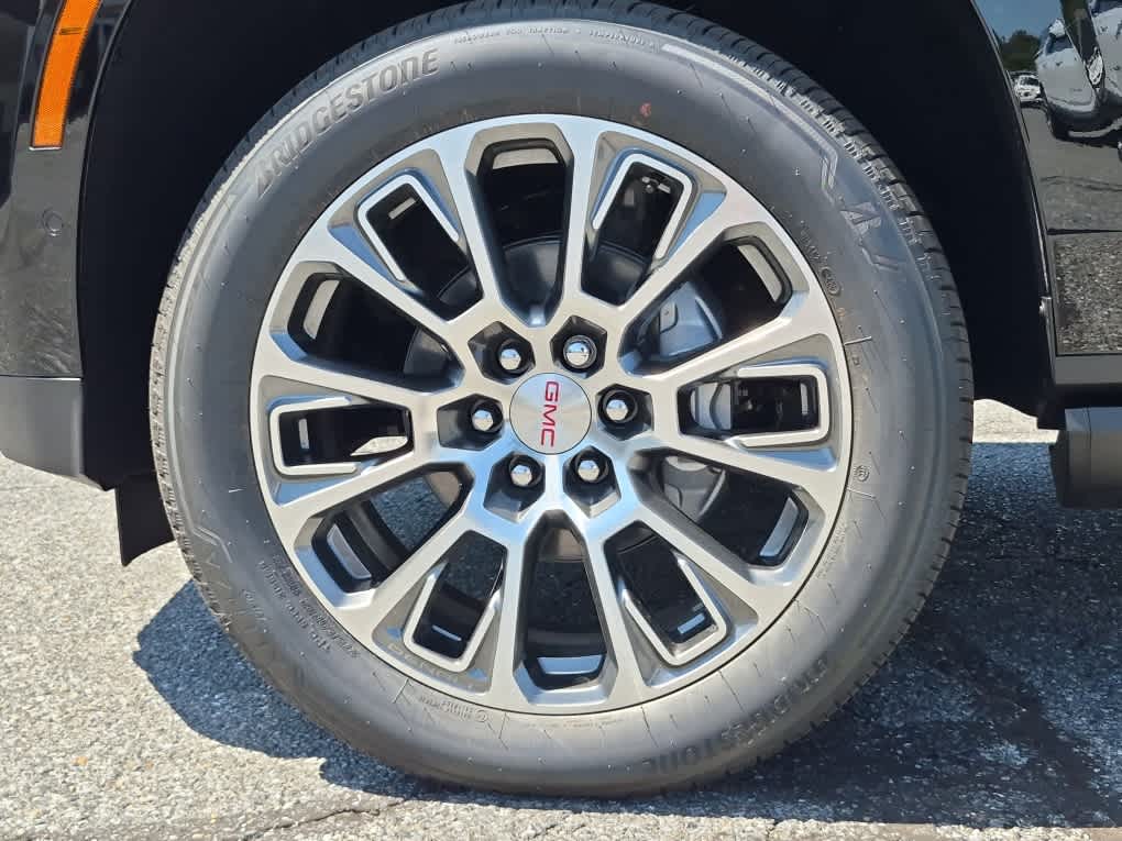 2026 GMC Yukon XL Denali - Photo 6