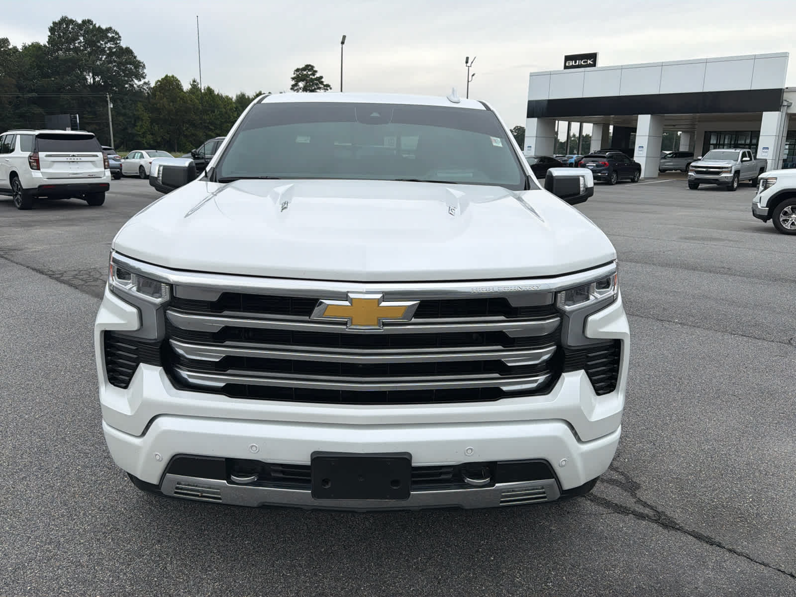 2024 Chevrolet Silverado 1500 High Country photo 2