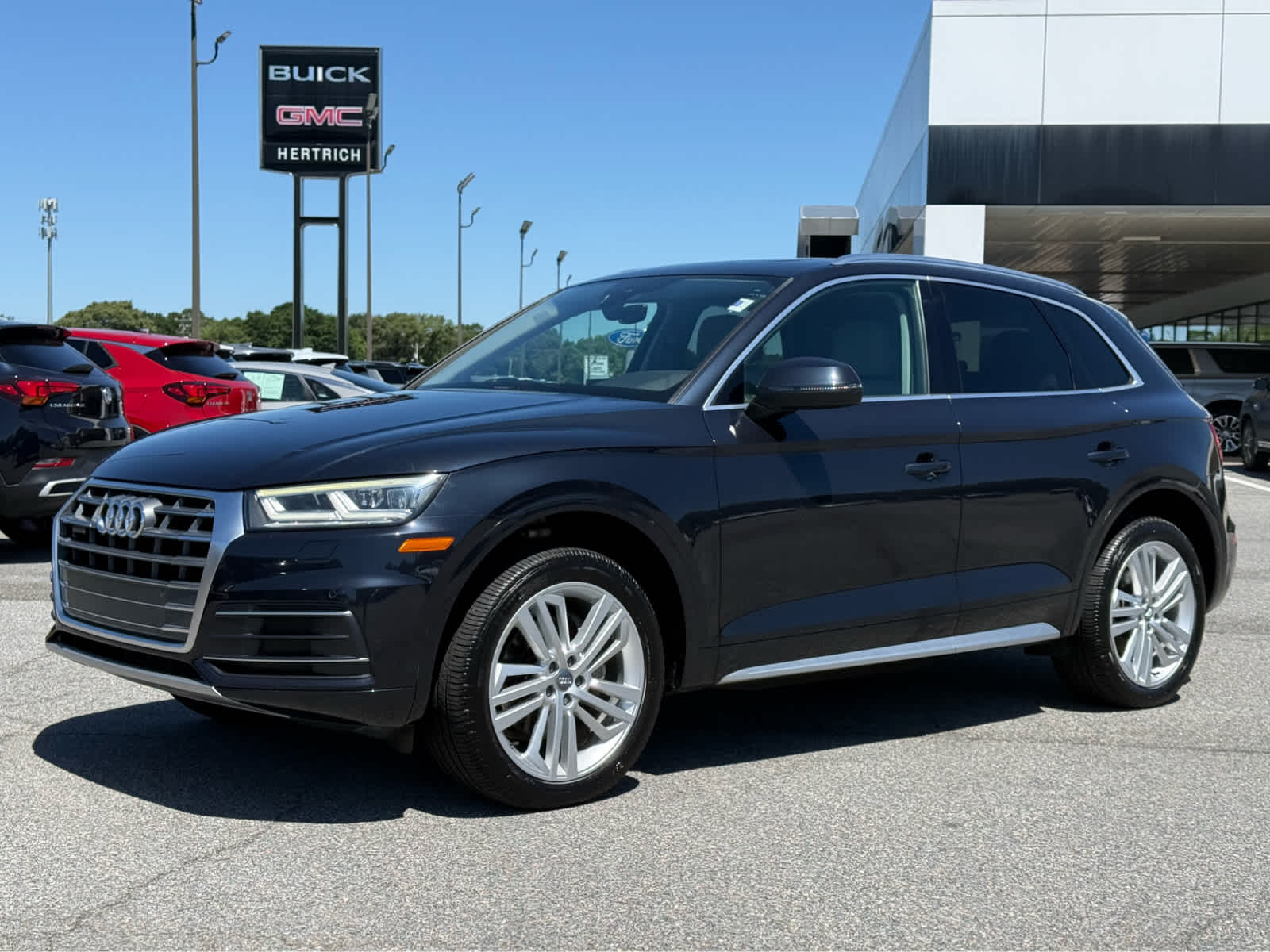 2018 Audi Q5 2.0T quattro S tronic Premium Plus's photo