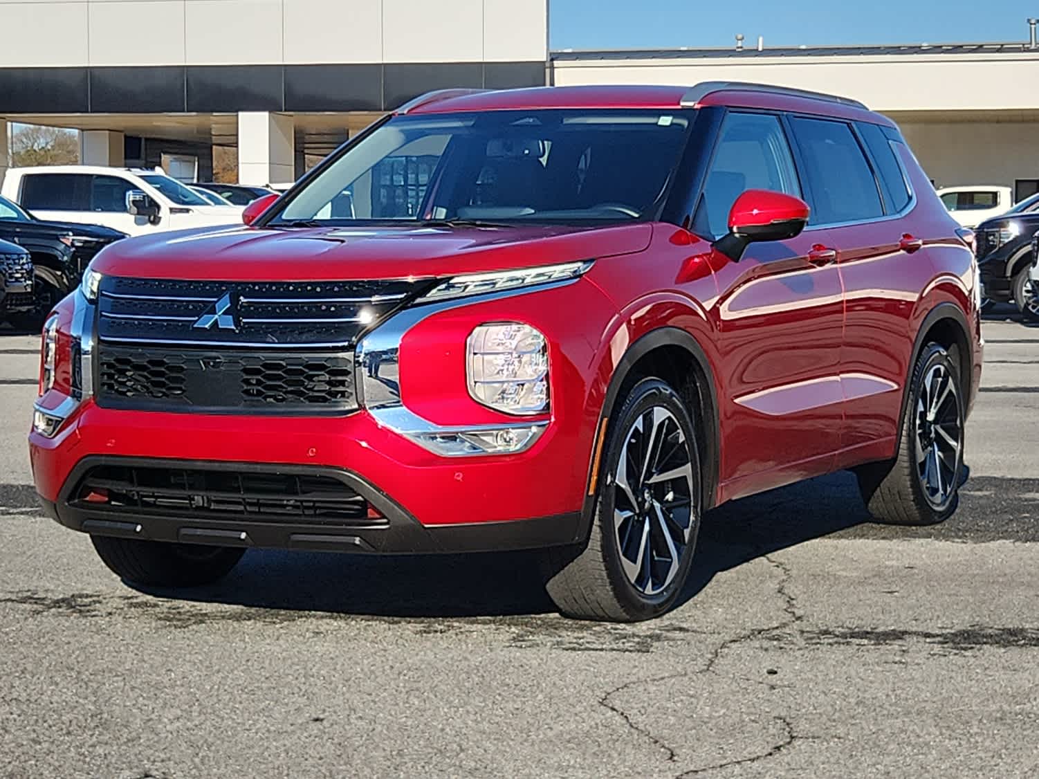 2024 Mitsubishi Outlander SEL's photo