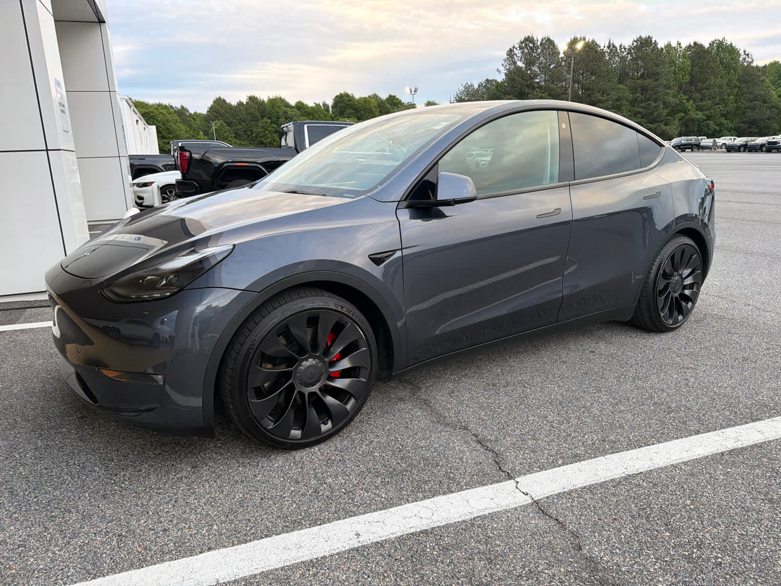 2022 Tesla Model Y Performance Dual Motor All-Wheel Drive's photo
