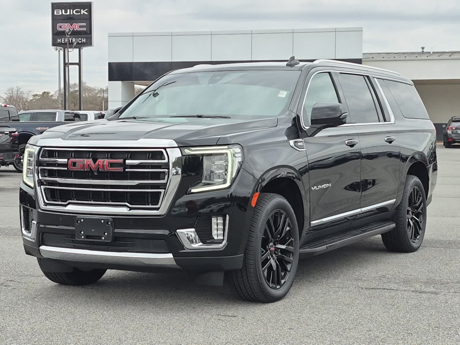 2021 GMC Yukon XL SLT's photo