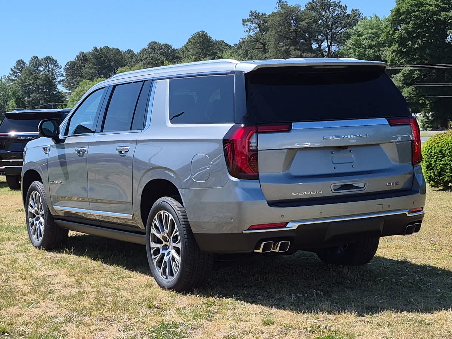 2026 GMC Yukon XL Denali - Photo 6