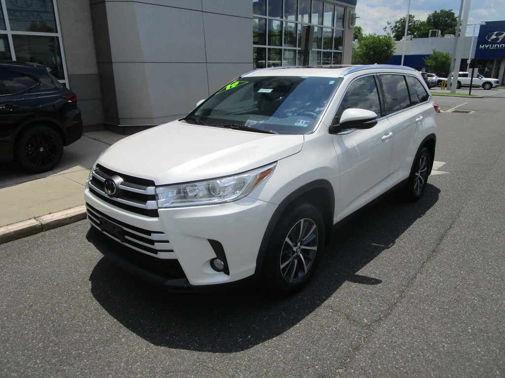 Used 2019 Toyota Highlander SE