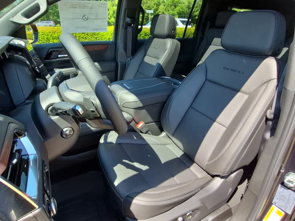 2026 GMC Yukon XL Denali - Photo 12