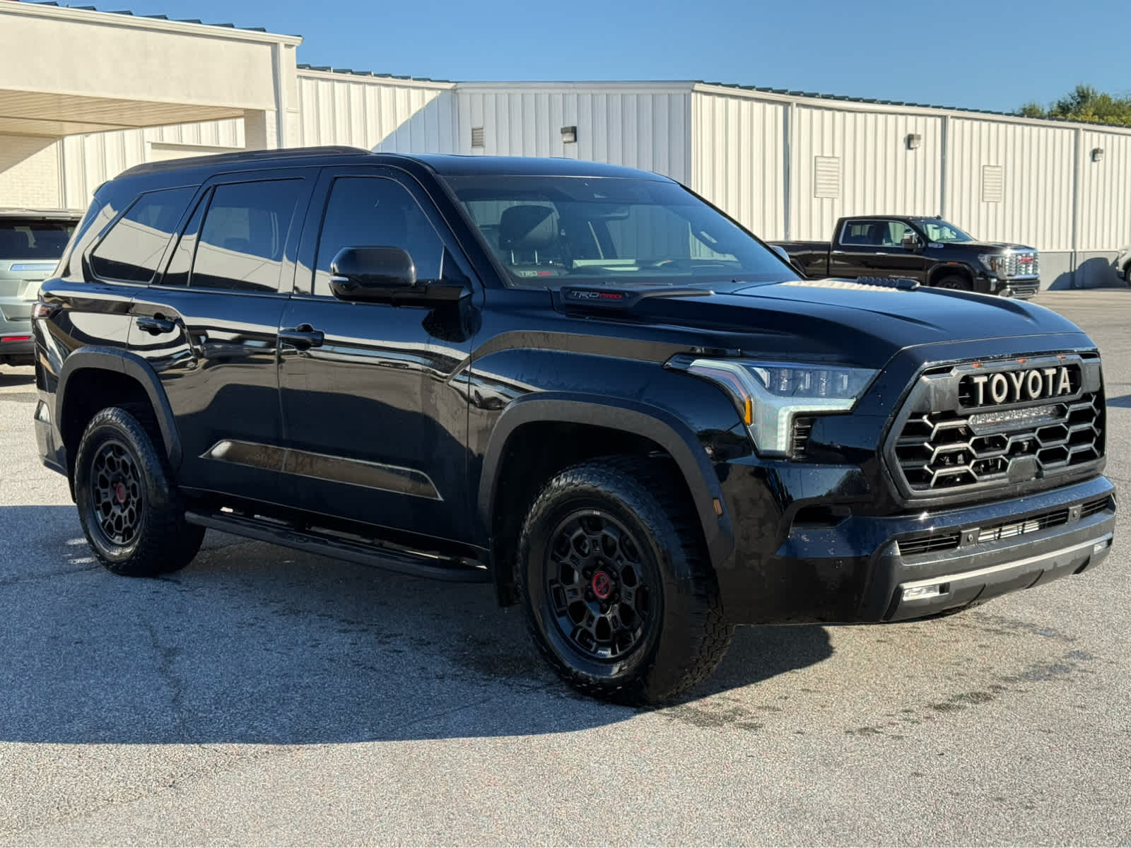 2023 Toyota Sequoia SR5 photo 2