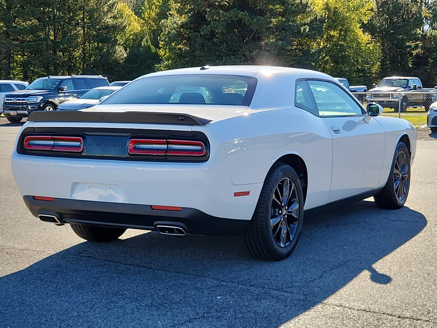 2023 Dodge Challenger SXT photo 3